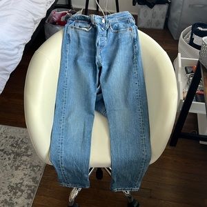 Levi wedgie w 25